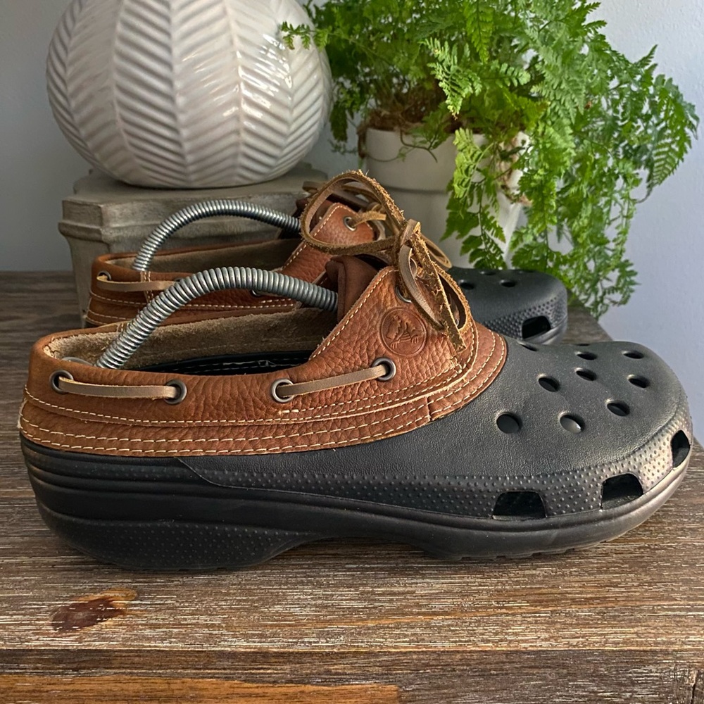 Rare CROCS Islander Pitcrew Leather Slip On Boat Shoe Slides Mens 11 Brown Black